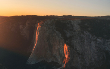 Sunset on a view of Yosemite National Park